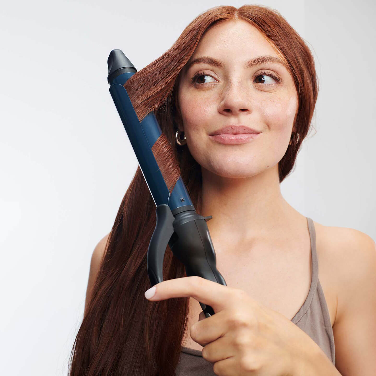 Graphene MX® Long Barrel Curling Iron 1.25” - Image 2